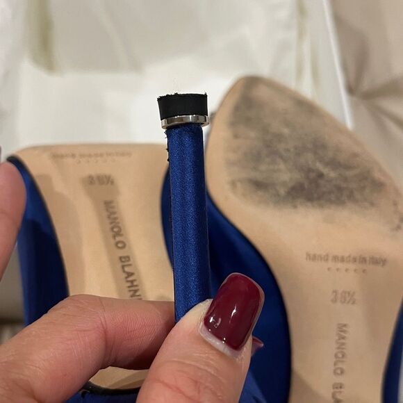 Manolo Blahnik Hangisi Raso in Bleu - Picture 7 of 11